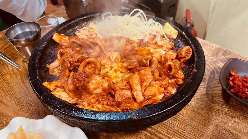 hanchi bulgogi-stir-fried-squid-with-sauce