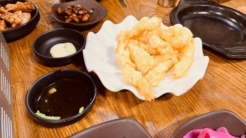 myeongdong-wonjo-hanchi-hanchi-twigim-fried-squid